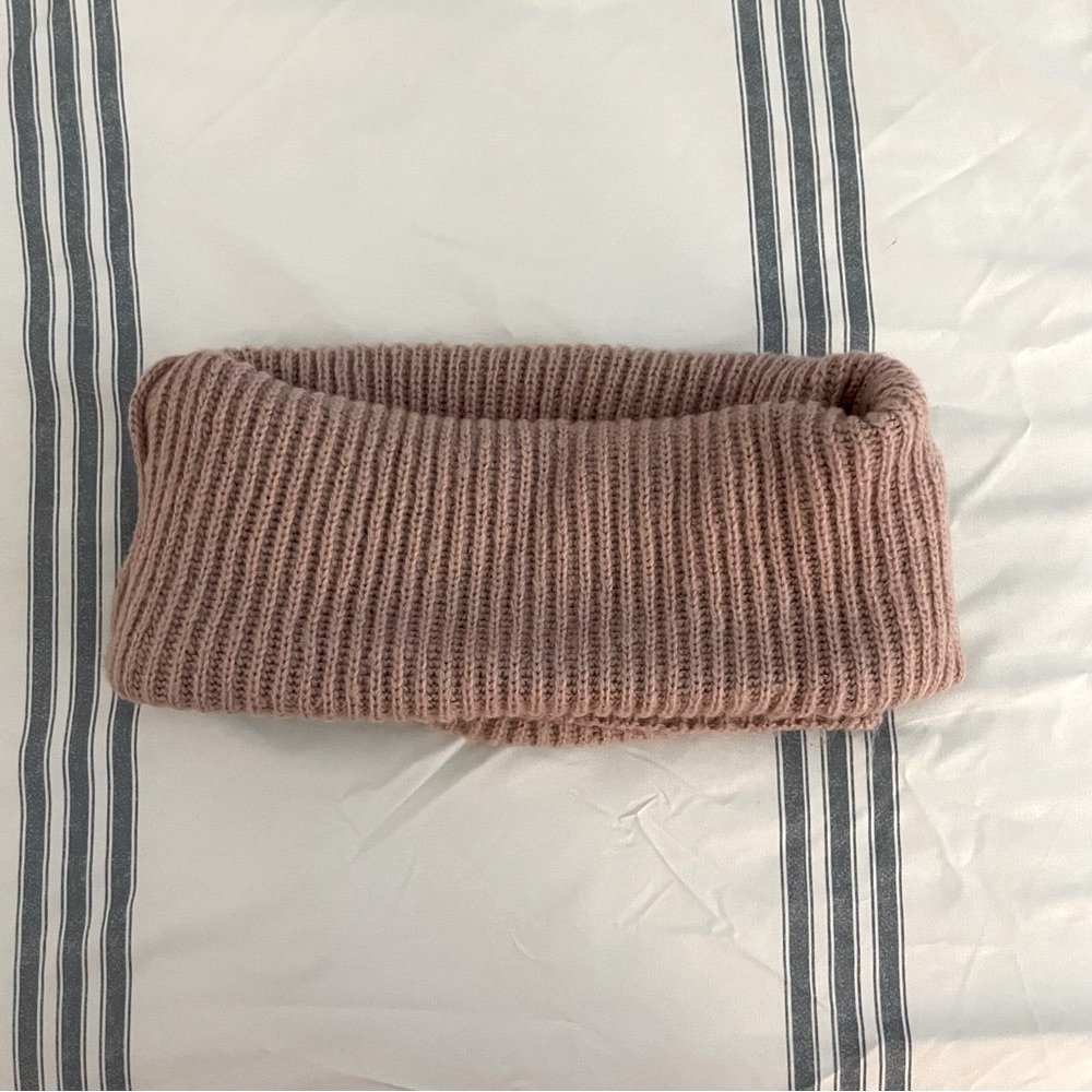 H&M Circle Scarf